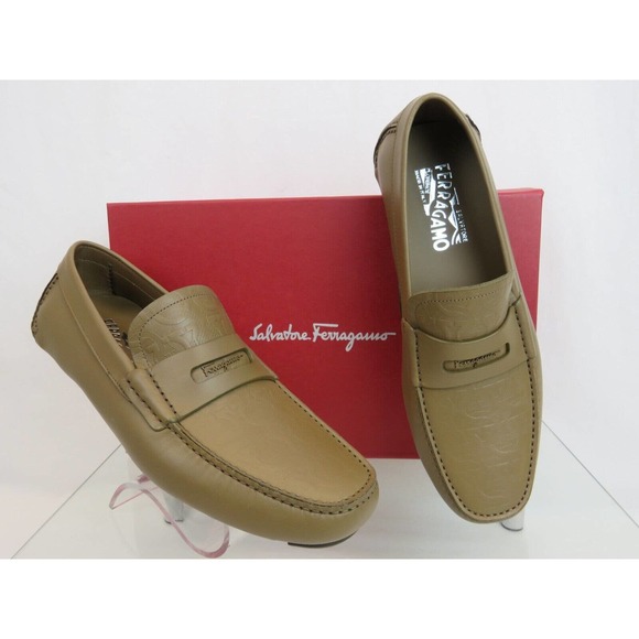 NIB FERRAGAMO NEWTON BROWN LEATHER GANCINI EMBOSSED PENNY DRIVING LOAFERS 8.5 D main image 6